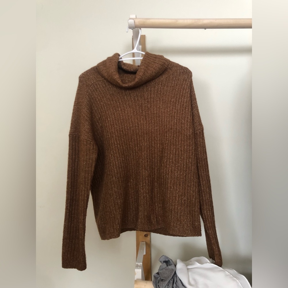 New Denver Hayes turtle neck sweater